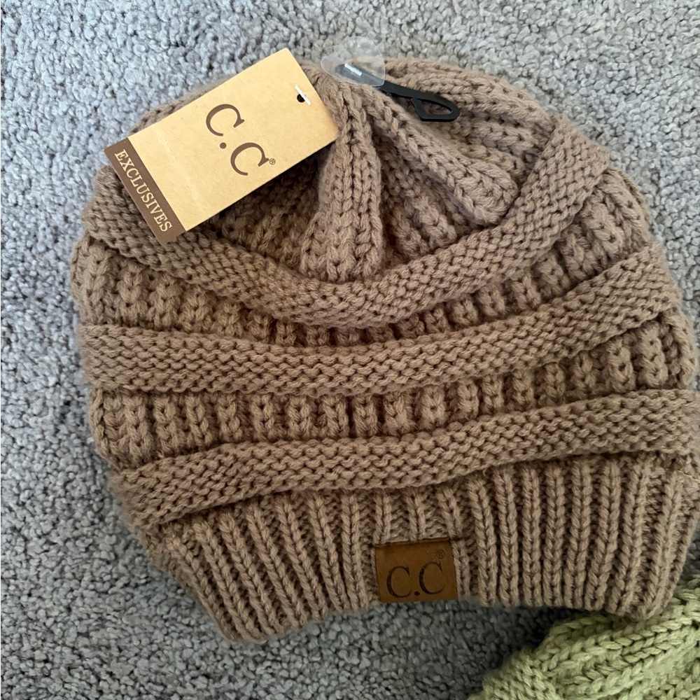CC Exclusives 3 Piece Cable Knit Beanie Set - Picture 2 of 7